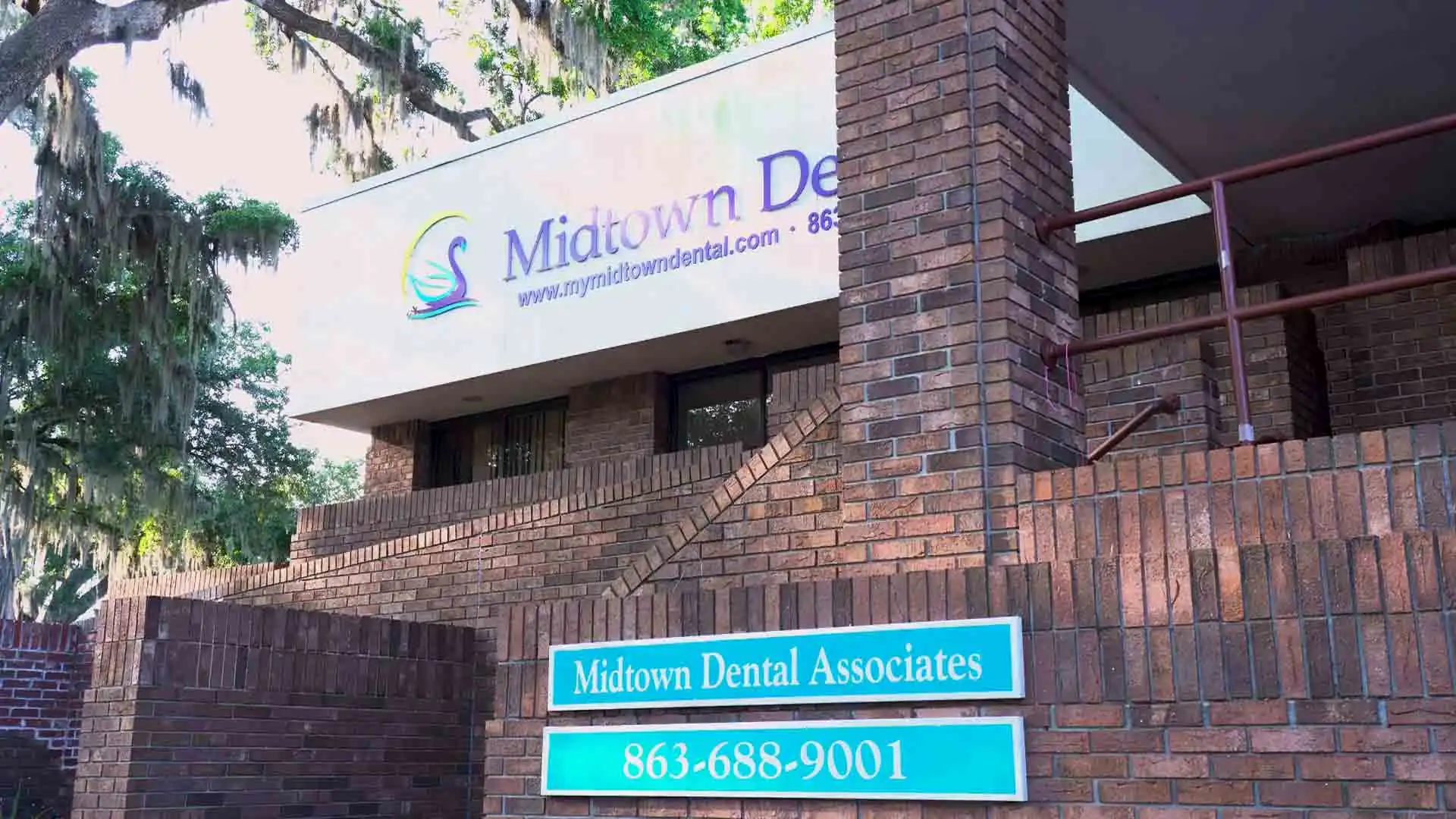 The exterior building of Midtown Dental